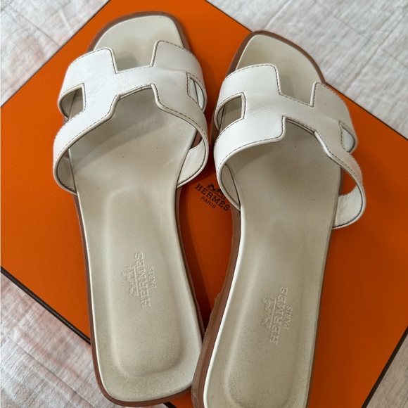 Hermes Oran Sandals - Picture 3 of 8